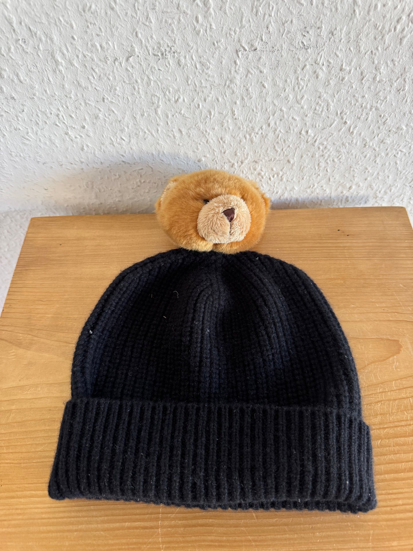 Dolce & Gabbana FW17 Teddy Bear Pom Pom Knit Beanie