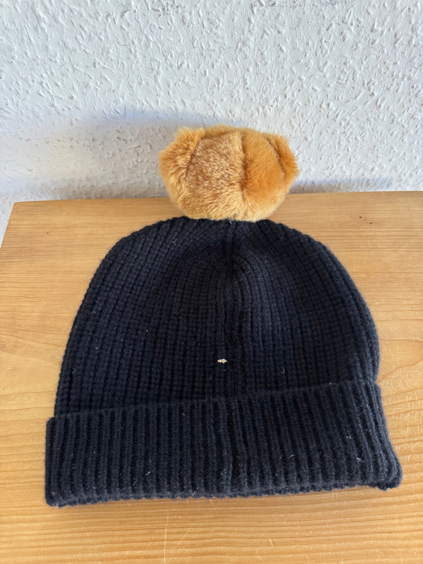 Dolce & Gabbana FW17 Teddy Bear Pom Pom Knit Beanie