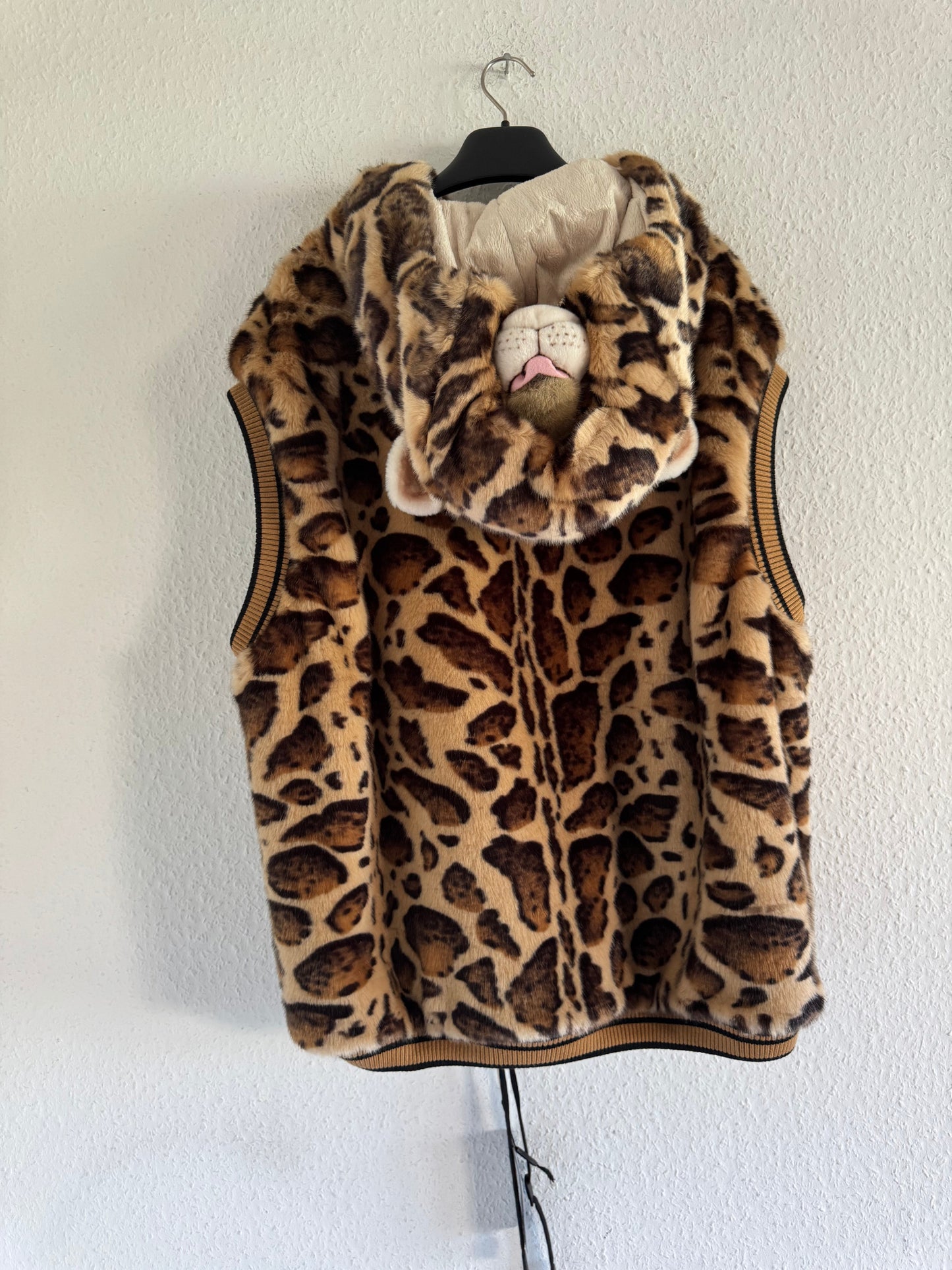Dolce & Gabbana Fall Winter 2017 Leopard Faux Fur Hooded Vest