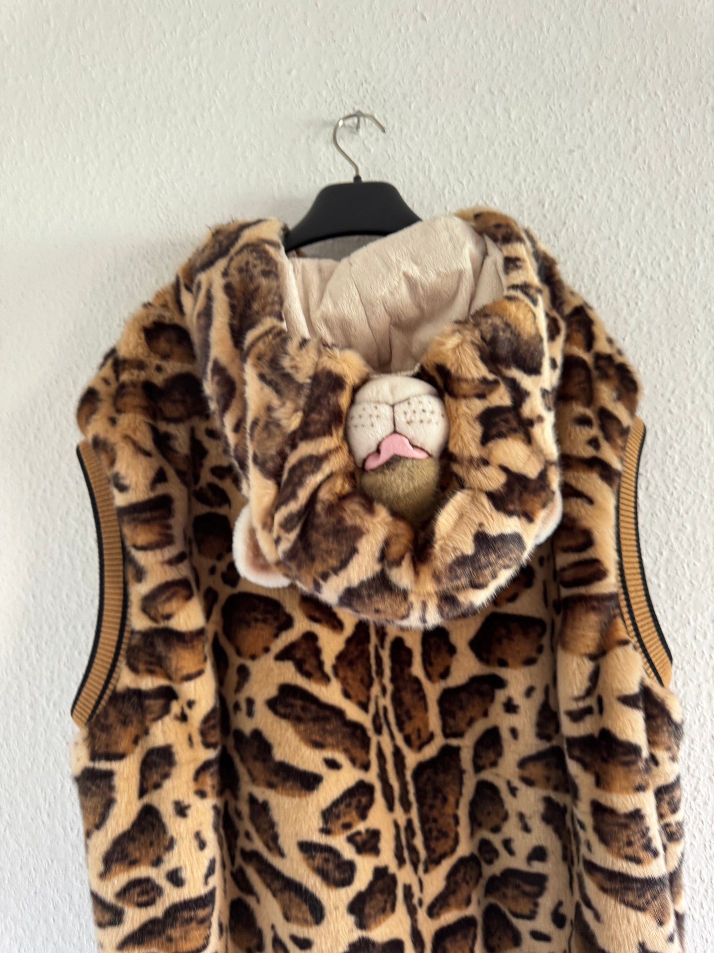 Dolce & Gabbana Fall Winter 2017 Leopard Faux Fur Hooded Vest