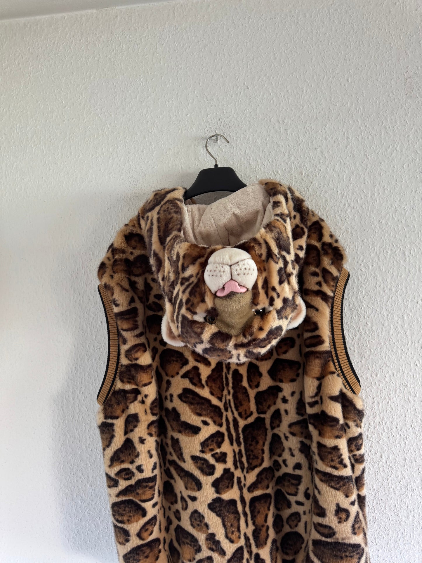 Dolce & Gabbana Fall Winter 2017 Leopard Faux Fur Hooded Vest