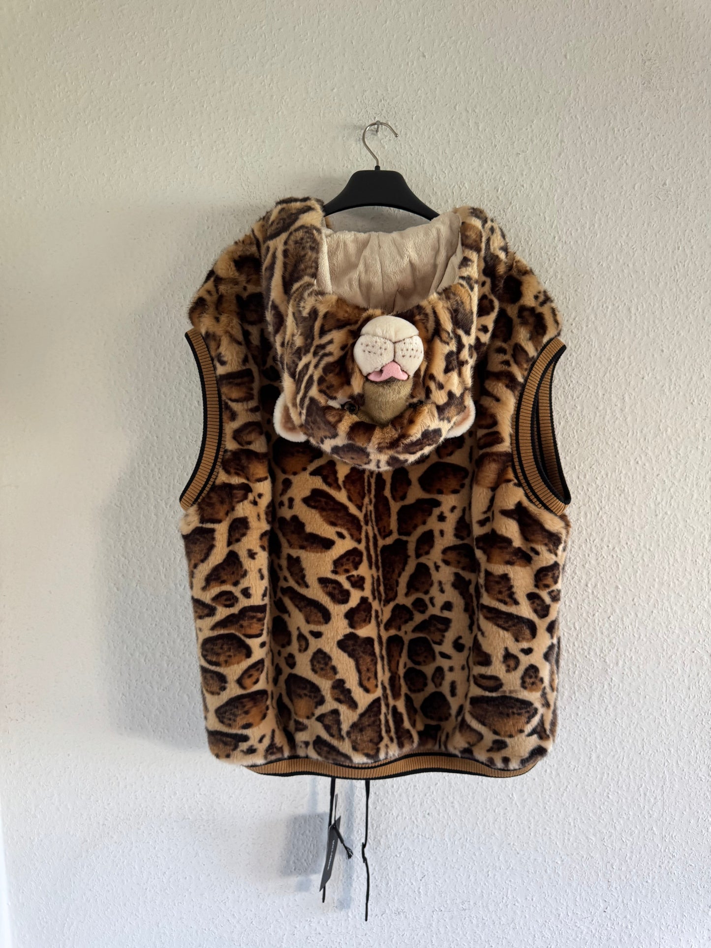 Dolce & Gabbana Fall Winter 2017 Leopard Faux Fur Hooded Vest