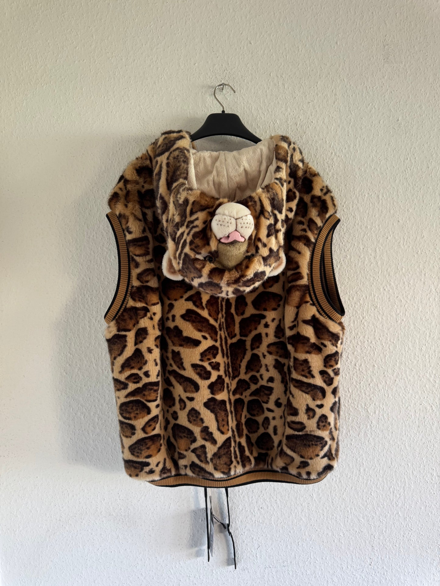 Dolce & Gabbana Fall Winter 2017 Leopard Faux Fur Hooded Vest
