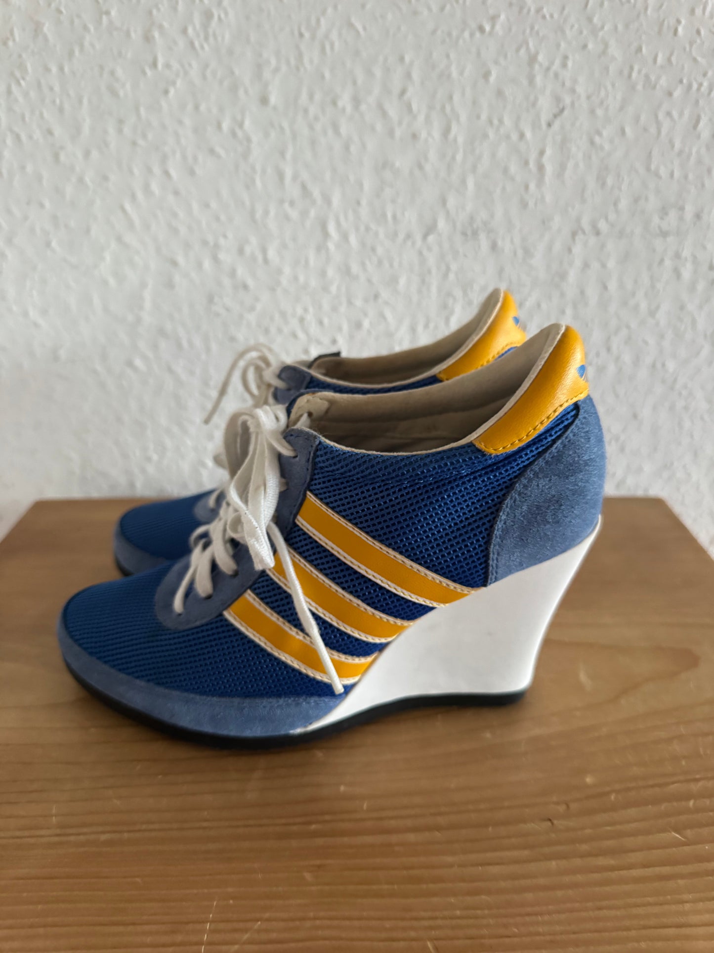 Adidas × Jeremy Scott JS Arrow Wedge True Blue