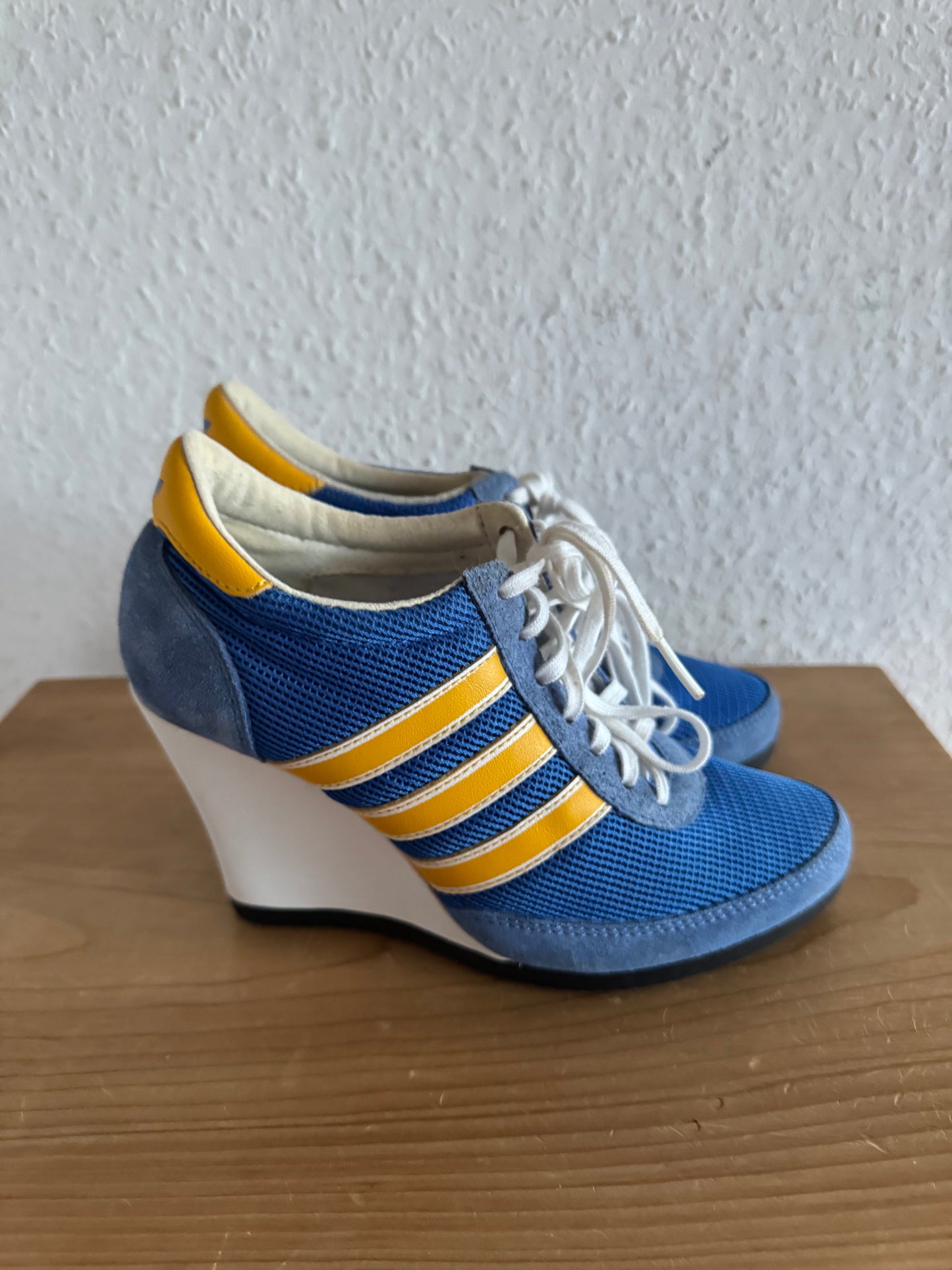 Adidas × Jeremy Scott JS Arrow Wedge True Blue