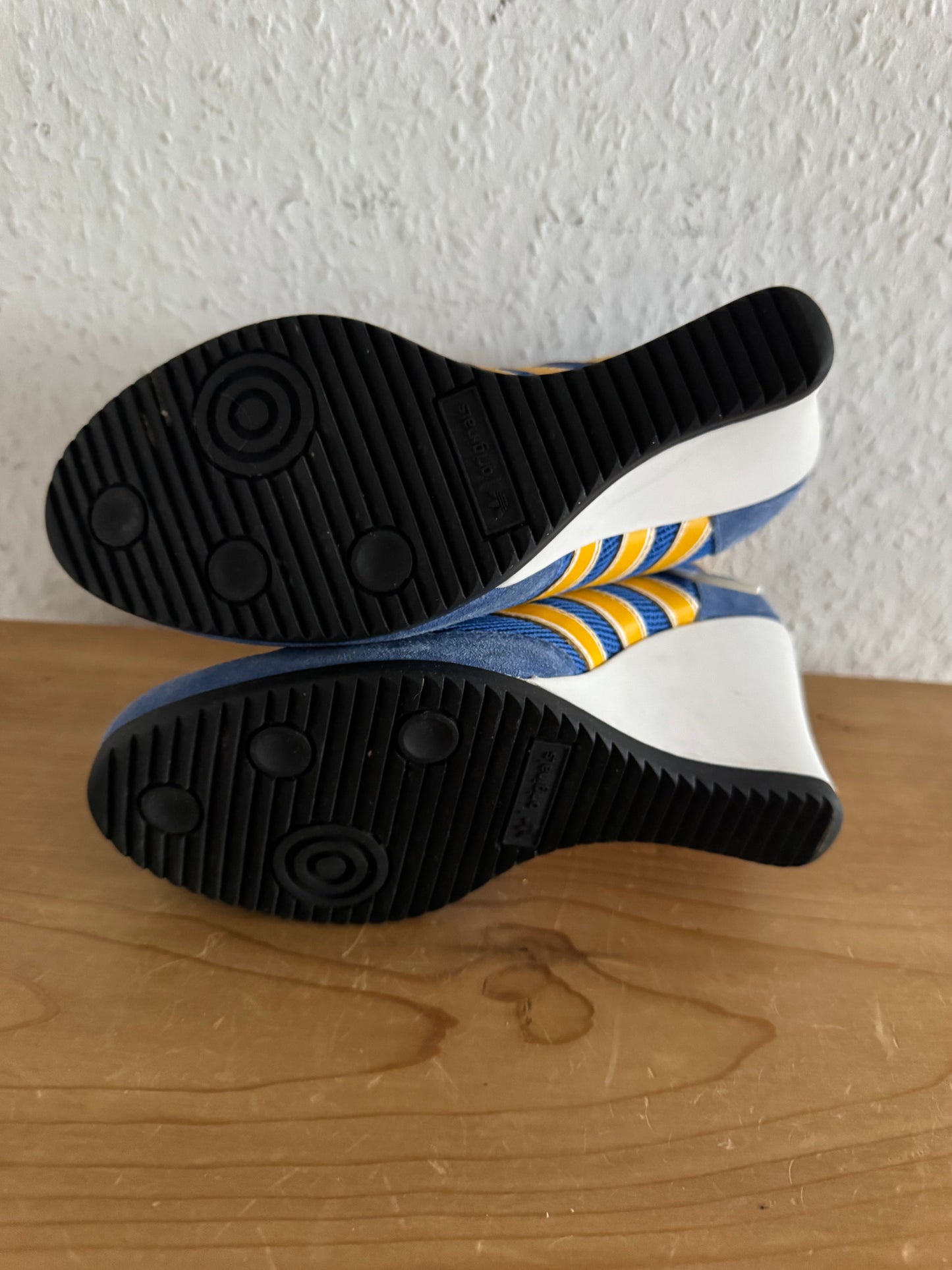 Adidas × Jeremy Scott JS Arrow Wedge True Blue