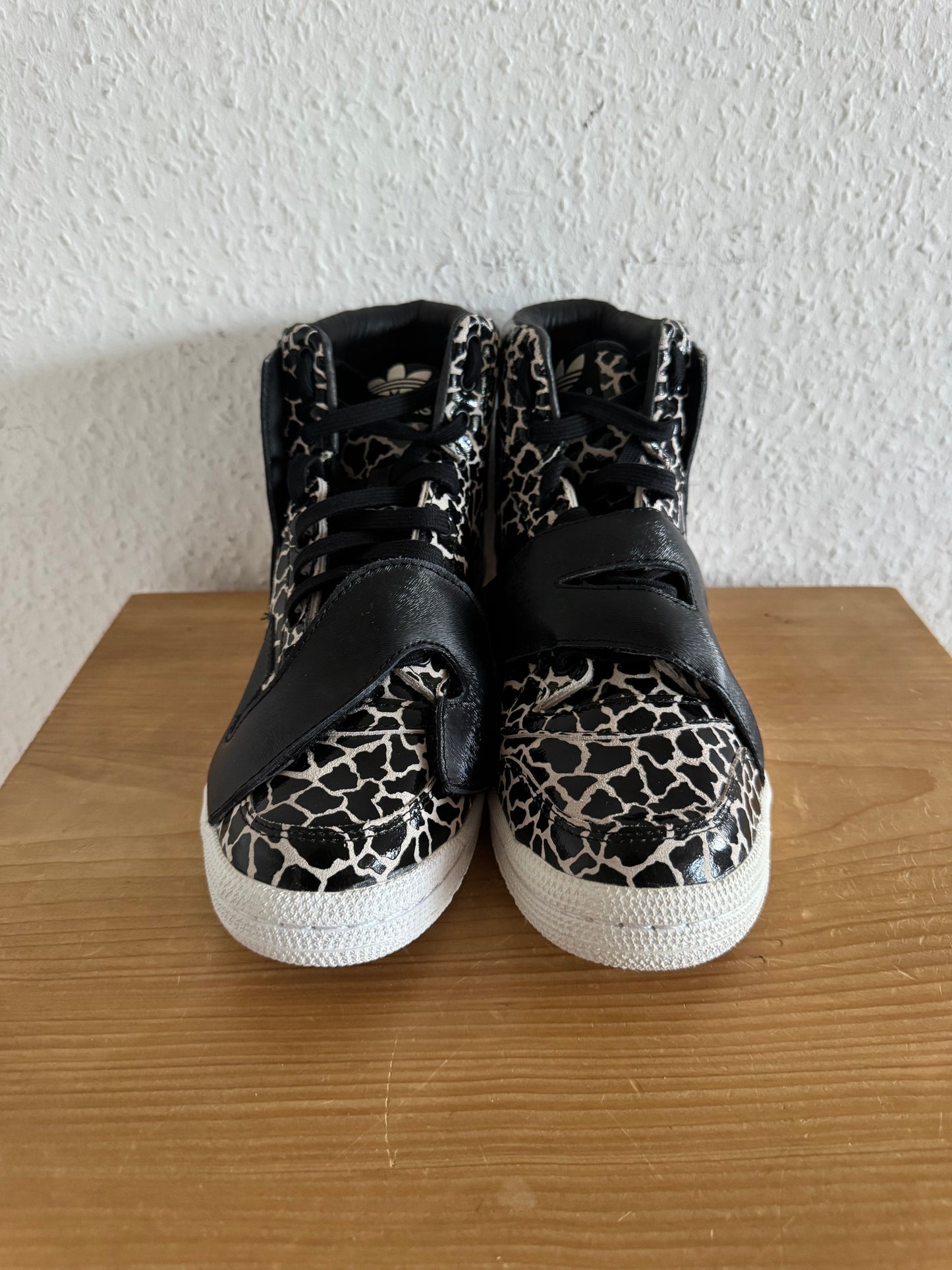 Adidas × Jeremy Scott JS Letters Giraffe