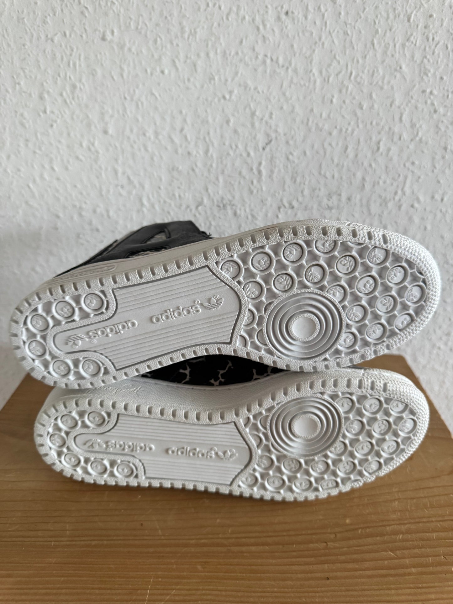 Adidas × Jeremy Scott JS Letters Giraffe